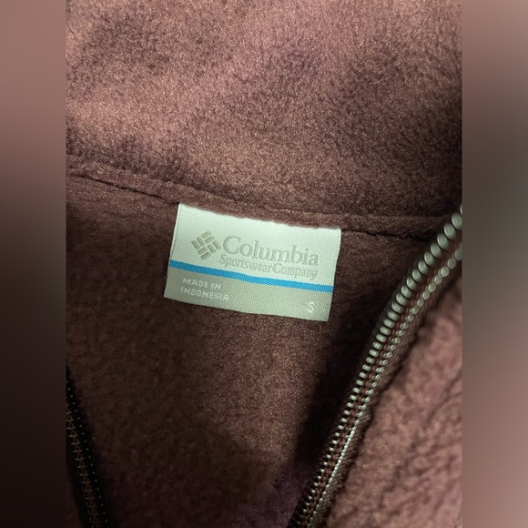 #004 Columbia Zip Up - Picture 3 of 3